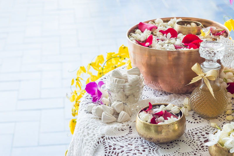 หมอช้าง แนะบทสวดสรงน้ำพระวันสงกรานต์ รับปีใหม่ไทย เสริมมงคลชีวิต หมอช้าง แนะบทสวดสรงน้ำพระวันสงกรานต์ รับปีใหม่ไทย เสริมมงคลชีวิต