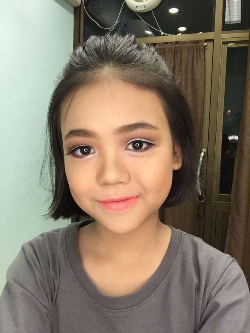 น้องแพรพาเพลิน ผงาดเวทีโลก เป็นเมคอัพบนรันเวย์ London Fashion Week 2018 น้องแพรพาเพลิน ผงาดเวทีโลก เป็นเมคอัพบนรันเวย์ London Fashion Week 2018