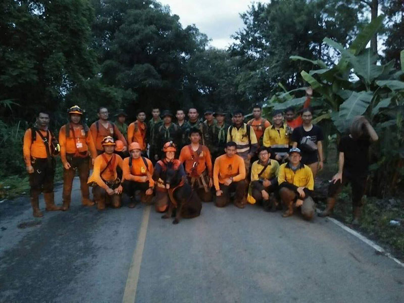 เจ้าทิกเกอร์ สุนัข K-9 ร่วมภารกิจหาปล่องที่ถ้ำหลวง แม้ทางชัน แต่น้องขอสู้ เจ้าทิกเกอร์ สุนัข K-9 ร่วมภารกิจหาปล่องที่ถ้ำหลวง แม้ทางชัน แต่น้องขอสู้