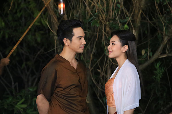 เรื่องย่อละคร บุพเพสันนิวาส ตอนที่ 10 เรื่องย่อละคร บุพเพสันนิวาส ตอนที่ 10