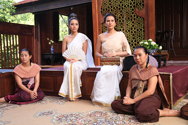 เรื่องย่อละคร บุพเพสันนิวาส ตอนที่ 10 เรื่องย่อละคร บุพเพสันนิวาส ตอนที่ 10