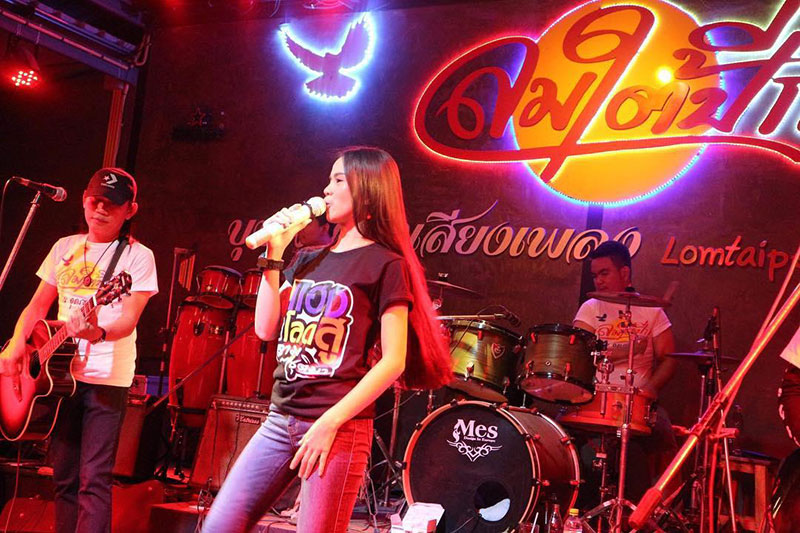 นายห้างประจักษ์ ลั่น อาม ชุติมา อยากอิสระ ต้องจ่าย 2 ล้าน นายห้างประจักษ์ ลั่น อาม ชุติมา อยากอิสระ ต้องจ่าย 2 ล้าน