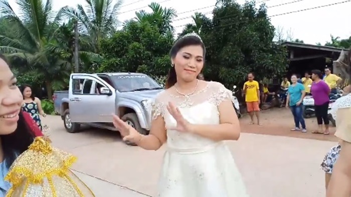 เจ้าสาวสู่ขอเจ้าบ่าว เจ้าสาวสู่ขอเจ้าบ่าว
