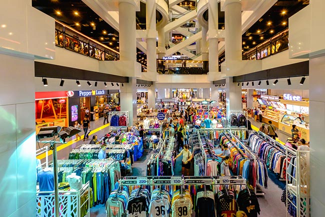 เสื้อผ้าสีขาว เสื้อผ้าสีขาว