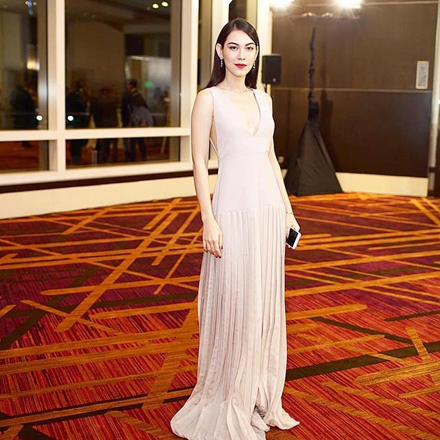 ชุดราตรี ชุดราตรี