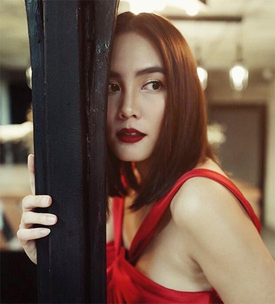 ดาราใส่ชุดแดง ดาราใส่ชุดแดง