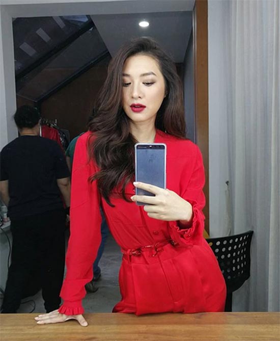 ดาราใส่ชุดแดง ดาราใส่ชุดแดง