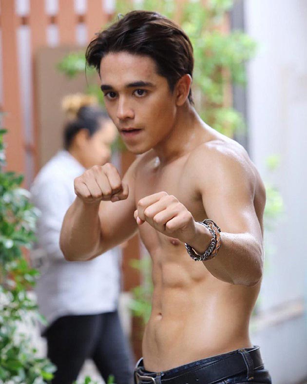 คมแฝก คมแฝก