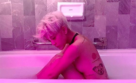 รอยสักดารา รอยสักดารา