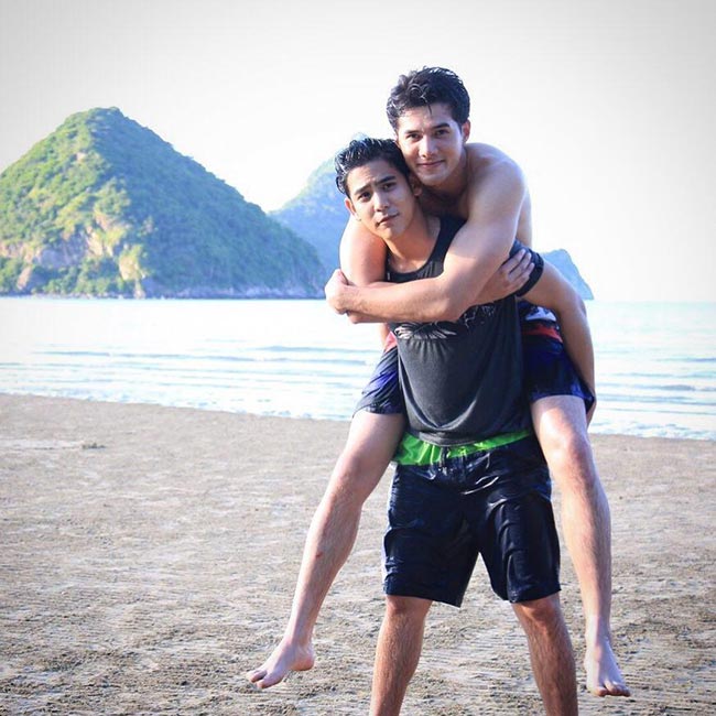 ชุดว่ายน้ำดารา ชุดว่ายน้ำดารา