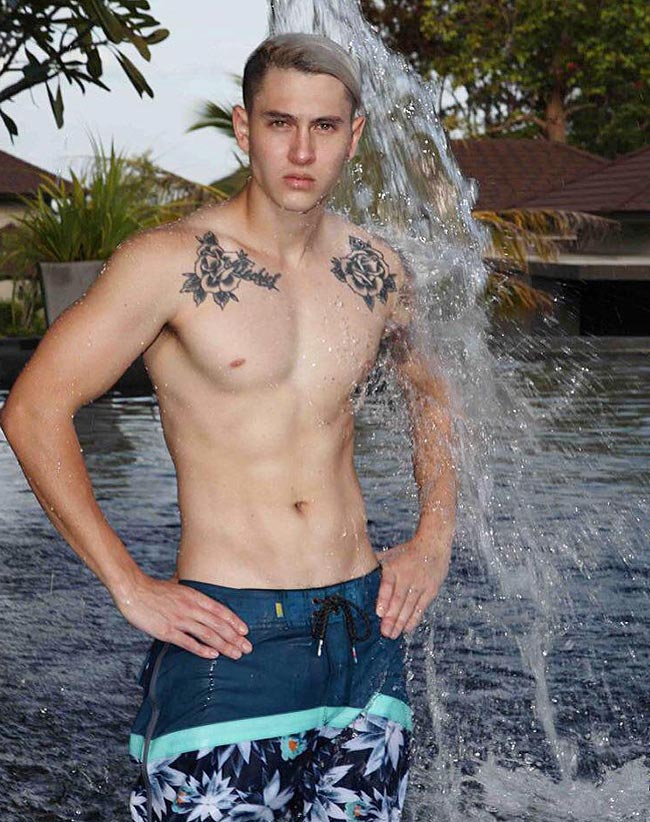 ชุดว่ายน้ำดารา ชุดว่ายน้ำดารา