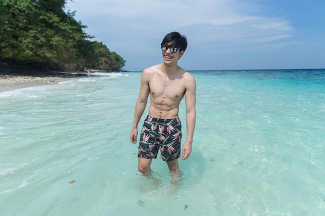 ชุดว่ายน้ำดารา ชุดว่ายน้ำดารา