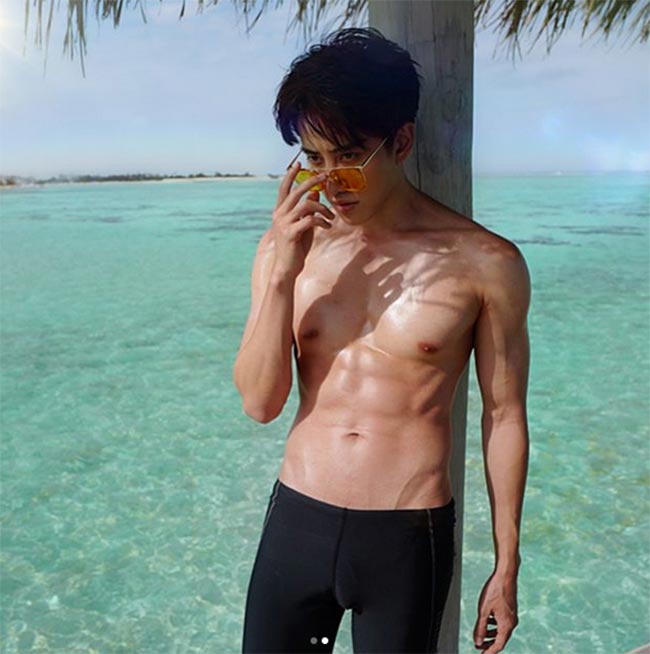 ชุดว่ายน้ำดารา ชุดว่ายน้ำดารา