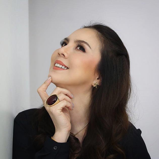 คริสติน่า อากีล่าร์ คริสติน่า อากีล่าร์