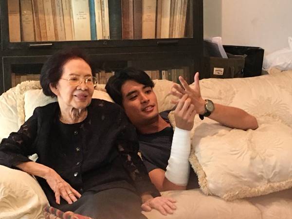 คุณยายบรรเจิดศรี นักแสดงอาวุโส คุณยายบรรเจิดศรี นักแสดงอาวุโส