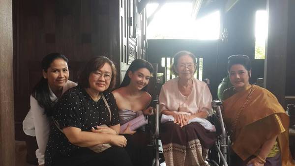 คุณยายบรรเจิดศรี นักแสดงอาวุโส คุณยายบรรเจิดศรี นักแสดงอาวุโส