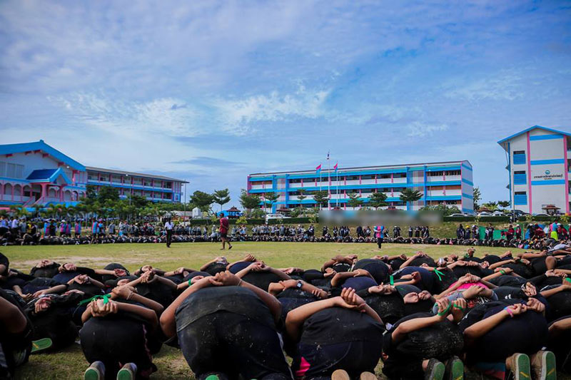 ดราม่าโรงเรียนดังรับน้องจูบดิน ดราม่าโรงเรียนดังรับน้องจูบดิน