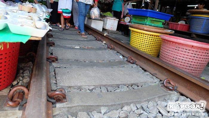 ตลาดร่มหุบ ตลาดร่มหุบ