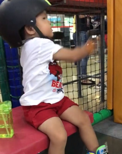 พลอย จินดาโชติ พลอย จินดาโชติ