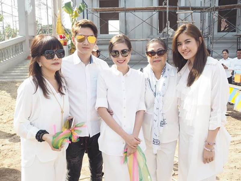 คู่รักดารา ชีวิตรักสะดุดเพราะ แม่ไม่ปลื้ม คู่รักดารา ชีวิตรักสะดุดเพราะ แม่ไม่ปลื้ม