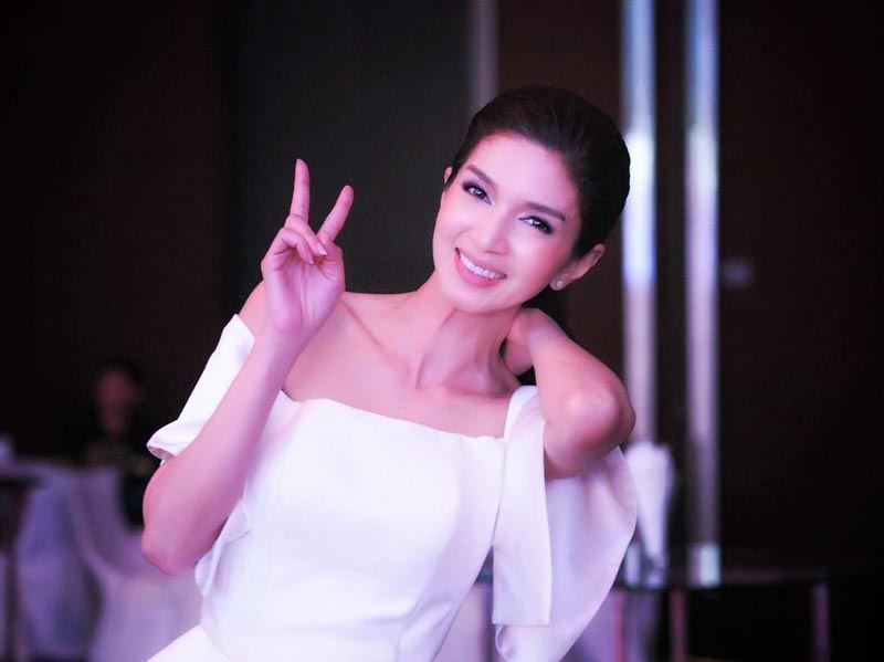 โบว์ แวนด้า อาน้ำอ้อย โบว์ แวนด้า อาน้ำอ้อย