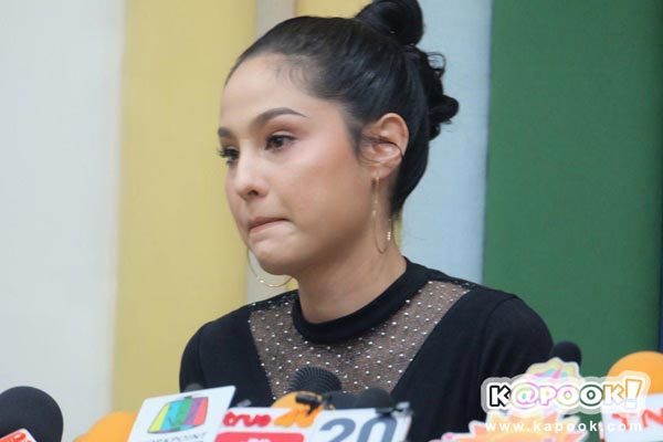 ขวัญ อุษามณี ขวัญ อุษามณี