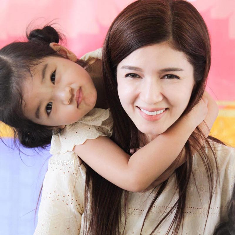 โอปอล์ ให้กำลังใจ โบว์ แวนด้า โอปอล์ ให้กำลังใจ โบว์ แวนด้า