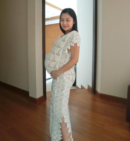 น้องนาฬิกา ลูกสาว เอ็ม บุษราคัม น้องนาฬิกา ลูกสาว เอ็ม บุษราคัม