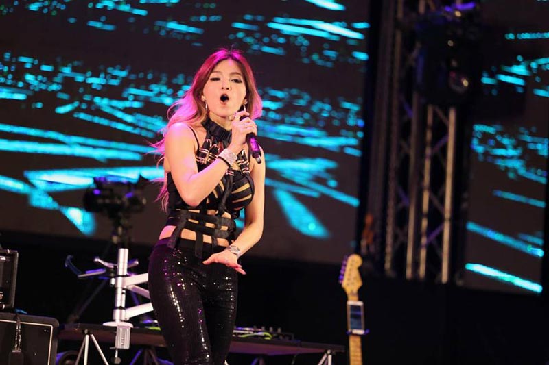 แคนดี้ รากแก่น บอย พนมไพร แคนดี้ รากแก่น บอย พนมไพร