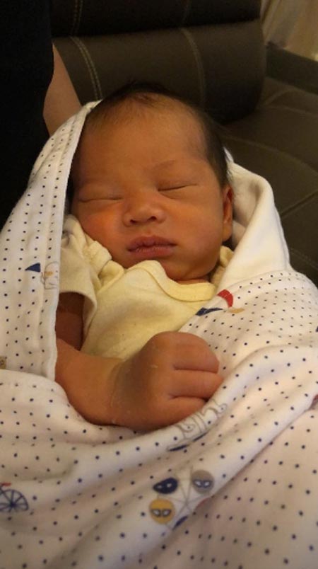 น้องโพธิ์ ลูก ชาคริต แอน ภัททิรา น้องโพธิ์ ลูก ชาคริต แอน ภัททิรา