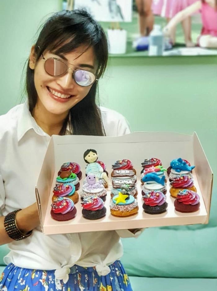 พลอย ปีเตอร์ พลอย ปีเตอร์