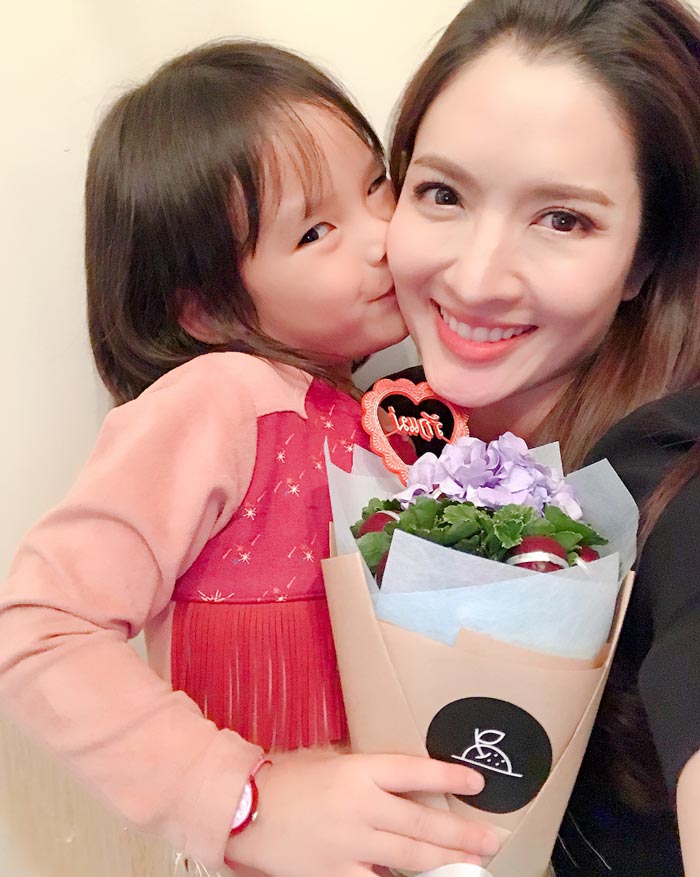 แอฟ ทักษอร น้องปีใหม่ แอฟ ทักษอร น้องปีใหม่