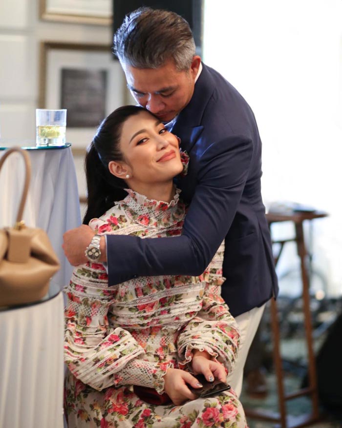 เอมมี่ ไฮโซเจมส์ เอมมี่ ไฮโซเจมส์