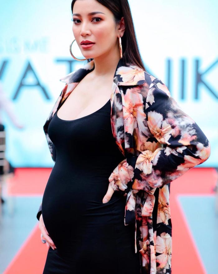 เอมมี่ ไฮโซเจมส์ เอมมี่ ไฮโซเจมส์