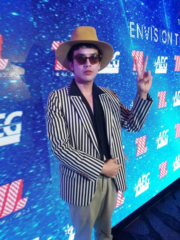 แอมมี่ The Bottom Blues แอมมี่ The Bottom Blues