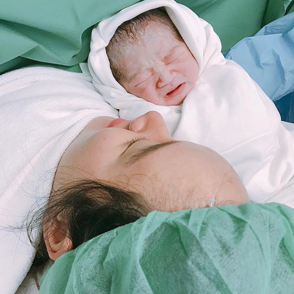 เพชร นาระคลอดลูกคนที่ 2 เพชร นาระคลอดลูกคนที่ 2