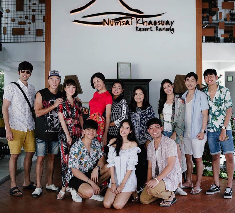 บอม ธนิน บอม ธนิน