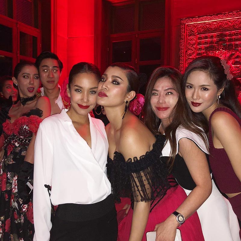 เอมมี่ มรกต เอมมี่ มรกต