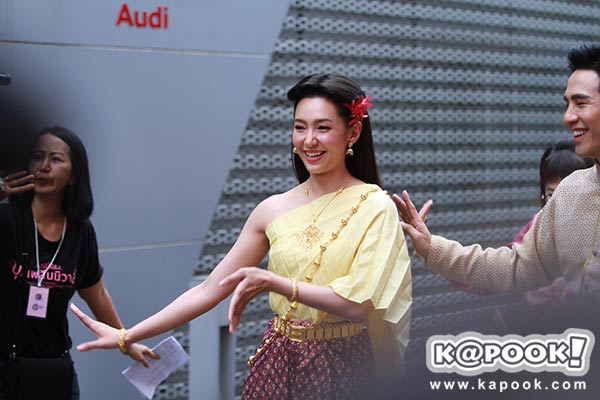 โป๊ป เบลล่า รำแก้บน บุพเพสันนิวาส โป๊ป เบลล่า รำแก้บน บุพเพสันนิวาส