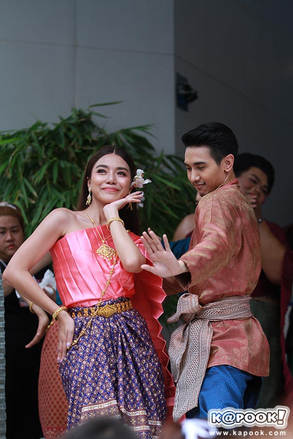 โป๊ป เบลล่า รำแก้บน บุพเพสันนิวาส โป๊ป เบลล่า รำแก้บน บุพเพสันนิวาส