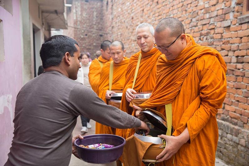 แซม ยุรนันท์ บวช แซม ยุรนันท์ บวช