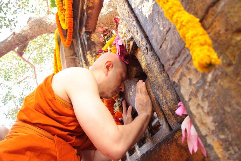 แซม ยุรนันท์ บวช แซม ยุรนันท์ บวช