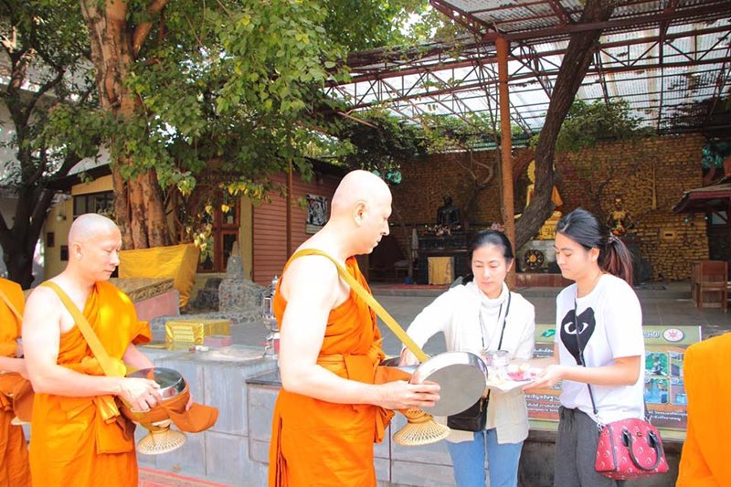 แซม ยุรนันท์ บวช แซม ยุรนันท์ บวช