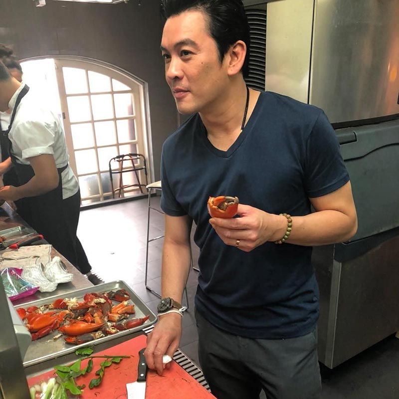 ชาคริต แย้มนาม ชาคริต แย้มนาม