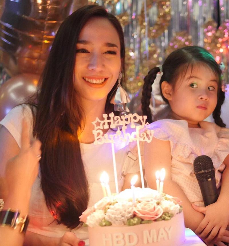 เมย์ เฟื่องอารมย์ เมย์ เฟื่องอารมย์