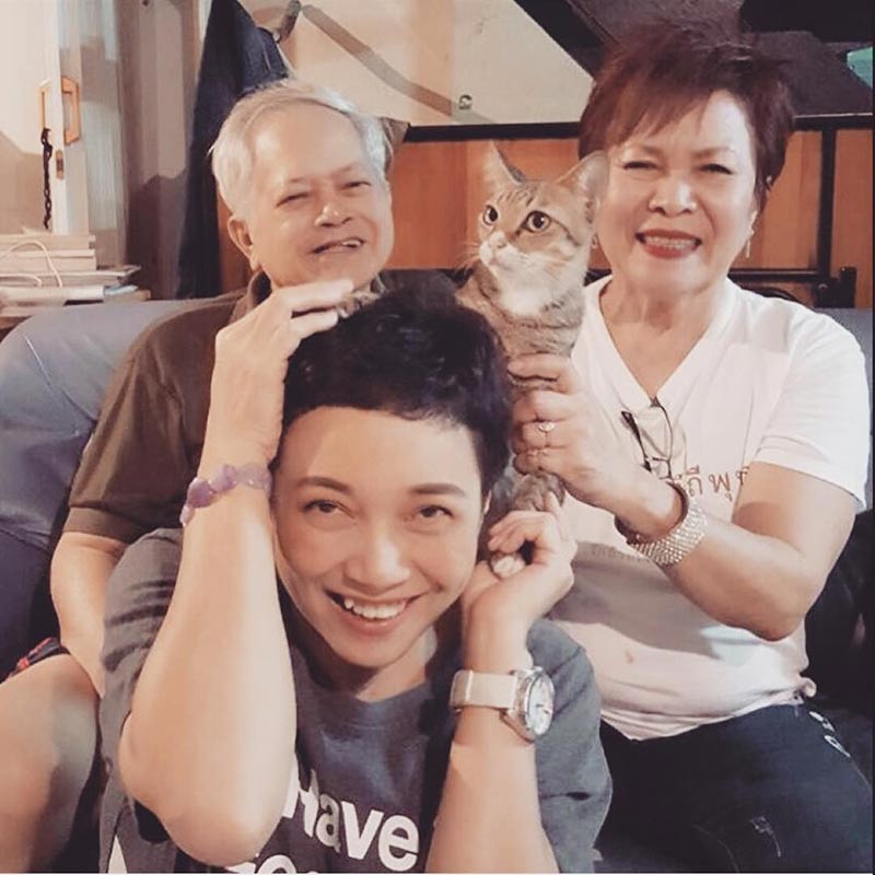 แอม เสาวลักษณ์ แอม เสาวลักษณ์