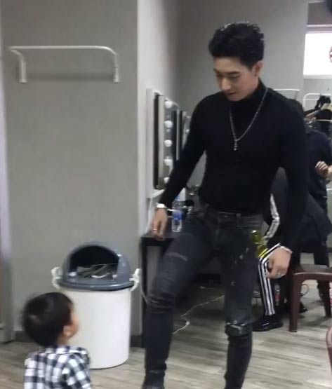 โตโน่ ภาคิน โตโน่ ภาคิน