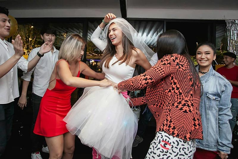 อุ้ม ลักขณา อุ้ม ลักขณา