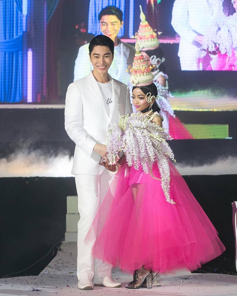 น้องฉัตร ช่างแต่งหน้า น้องฉัตร ช่างแต่งหน้า