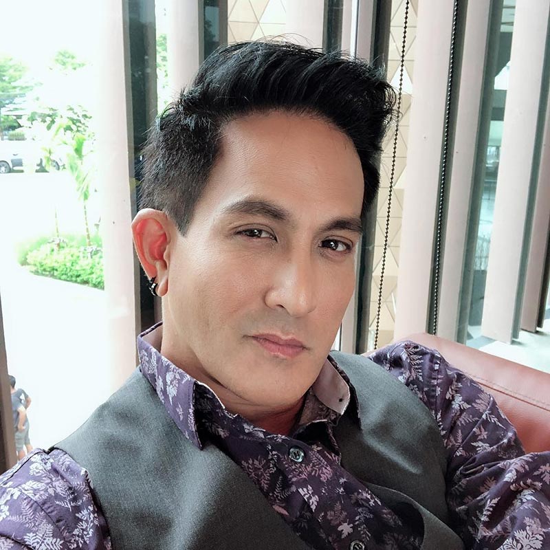 พีท ทองเจือ พีท ทองเจือ